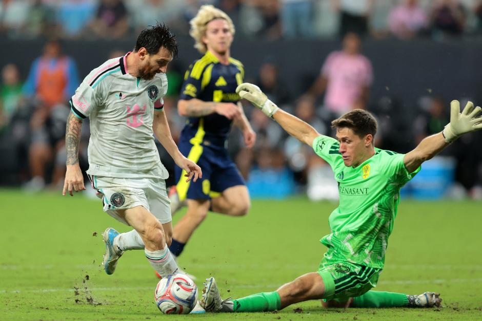Messi marca pero el Inter Miami empata con Nashville