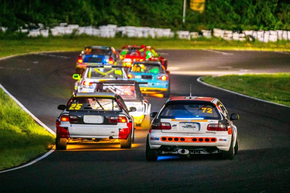 M&aacute;s de 30 autos, apropiadamente modificados para correr en la noche, iluminar&aacute;n el aut&oacute;dromo El Jabal&iacute;, para la quinta fecha del serial. (Foto: BRT)