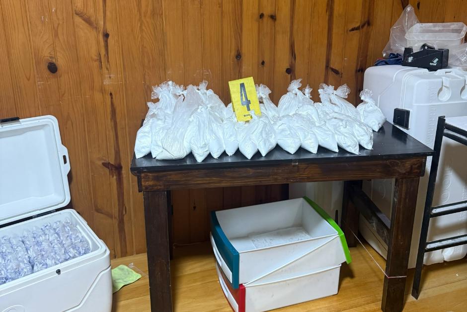 El narcolaboratorio fue localizado en San Jos&eacute; Pinula. (Foto: PNC)