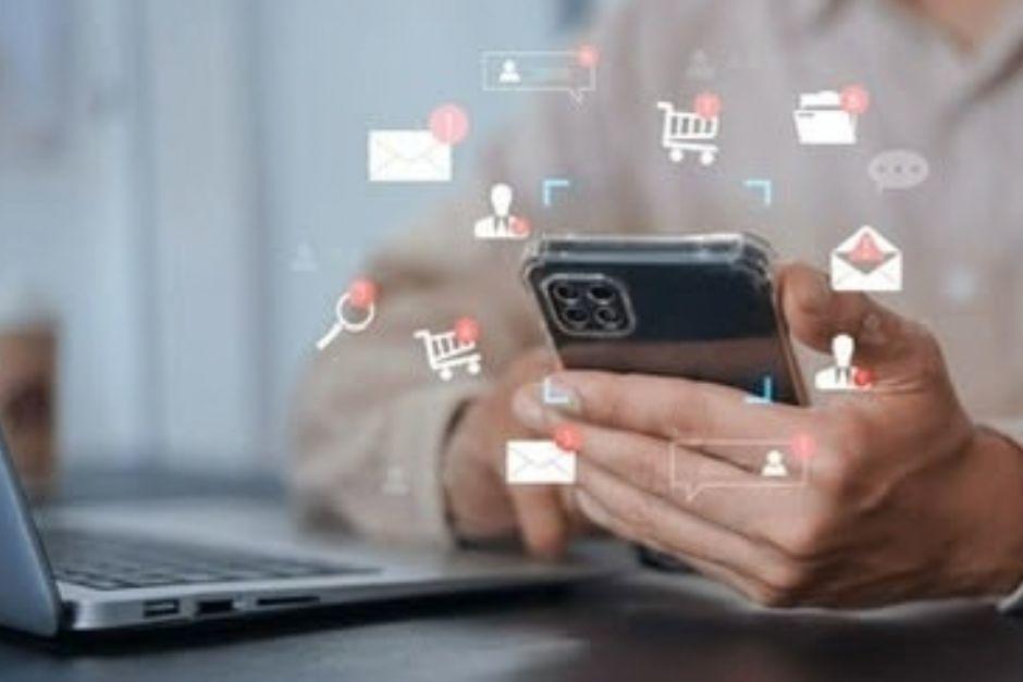 Estafas en redes sociales las autoridades piden extremar las precauciones.&nbsp;(Foto ilustrativa v&iacute;a: Shutterstock)