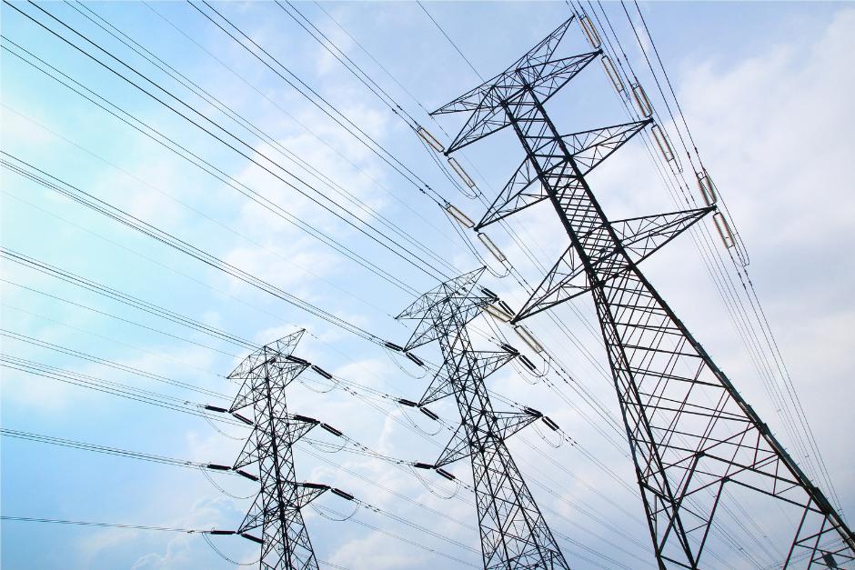 Seis personas fueron ligadas a proceso por alterar o manipular la red el&eacute;ctrica. (Foto: Canva/Soy502)