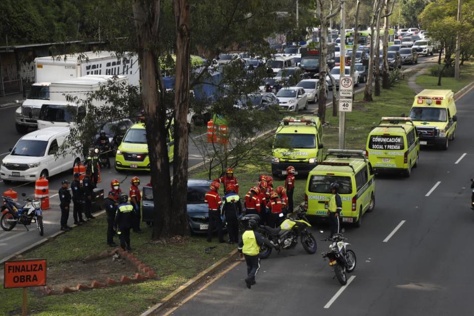 Pese a las maniobras de los param&eacute;dicos, el hombre perdi&oacute; la vida debido a m&uacute;ltiples heridas de bala. (Foto: CMB)