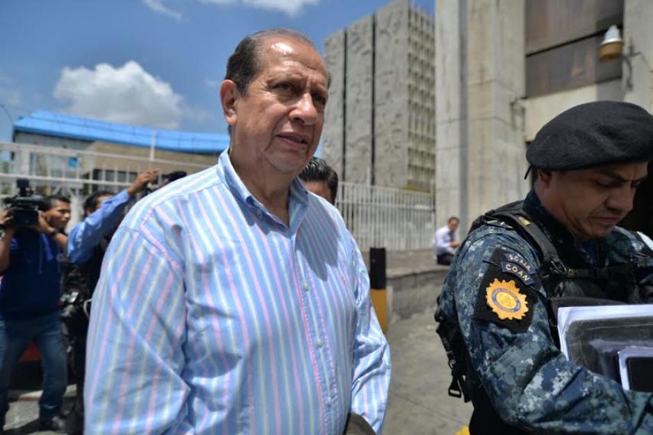 El exdirector del Congreso fue trasladado hacia el cuartel de Mariscal Zavala. (Foto: Wilder L&oacute;pez/Soy502)