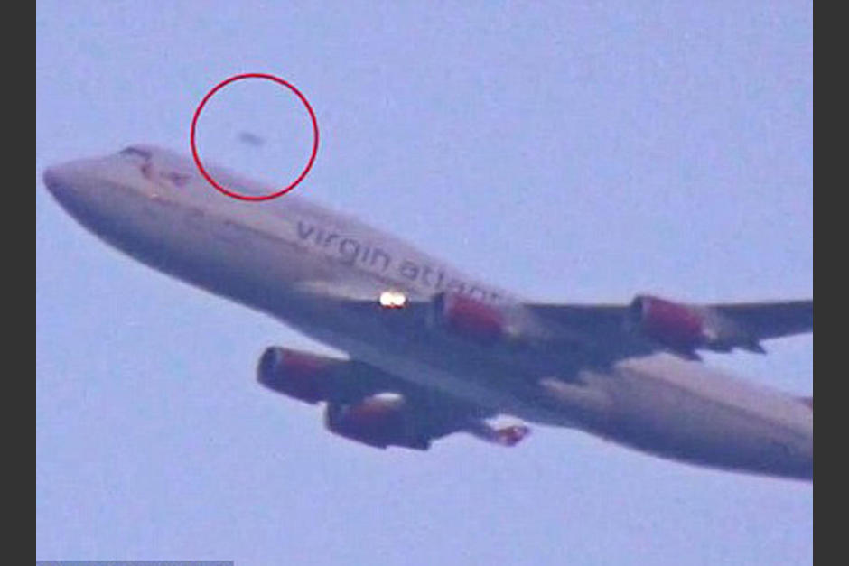 Un objeto volador no identificado pas&oacute; r&aacute;pidamente sobre un avi&oacute;n que despegaba en Estados Unidos. (Foto: dailymail.co.uk)