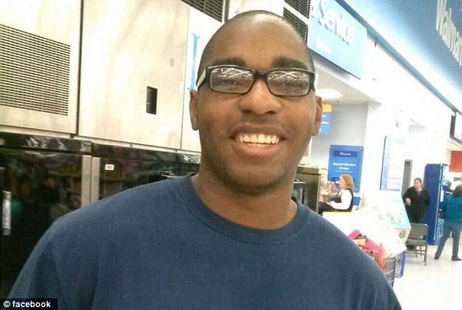 Darren Mitchell es un joven de 24 a&ntilde;os que desapareci&oacute; en una inundaci&oacute;n. (Foto: Daily Mail)