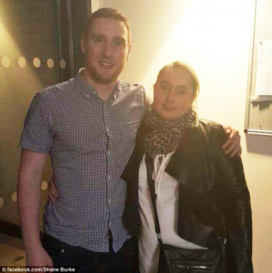 El reencuentro de Shane Burke con su madre biol&oacute;gica se volvi&oacute; extra&ntilde;o cuando &eacute;l dijo estar enamorado de ella. (Foto: Daily Mail)