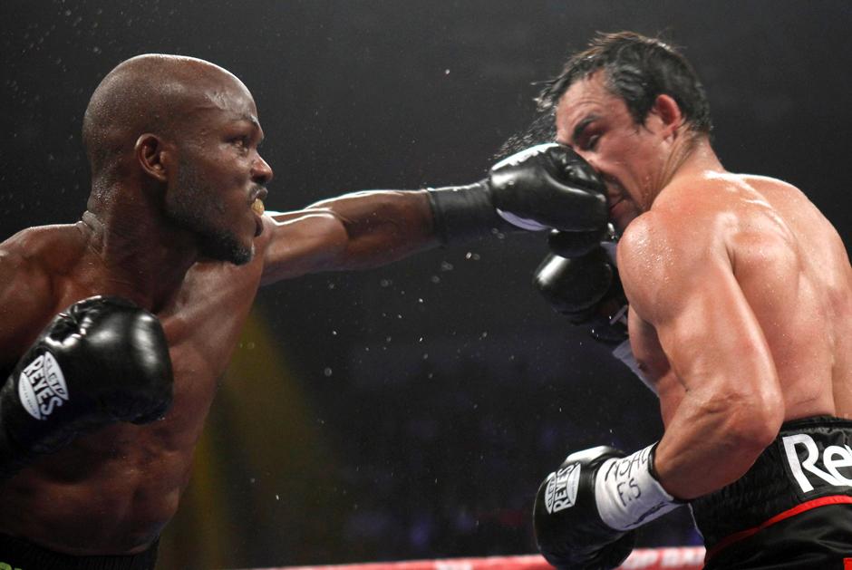 El estadounidense Bradley Timothy y Juan Manuel M&aacute;rquez disputar&aacute;n la revancha para el mexicano en marzo pr&oacute;ximo. (AFP)