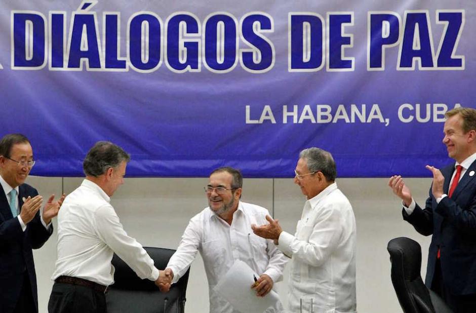 Este lunes se va a firmar la paz entre las FARC y el gobierno colombiano. (Foto: Ernesto Mastrascusa / EFE)