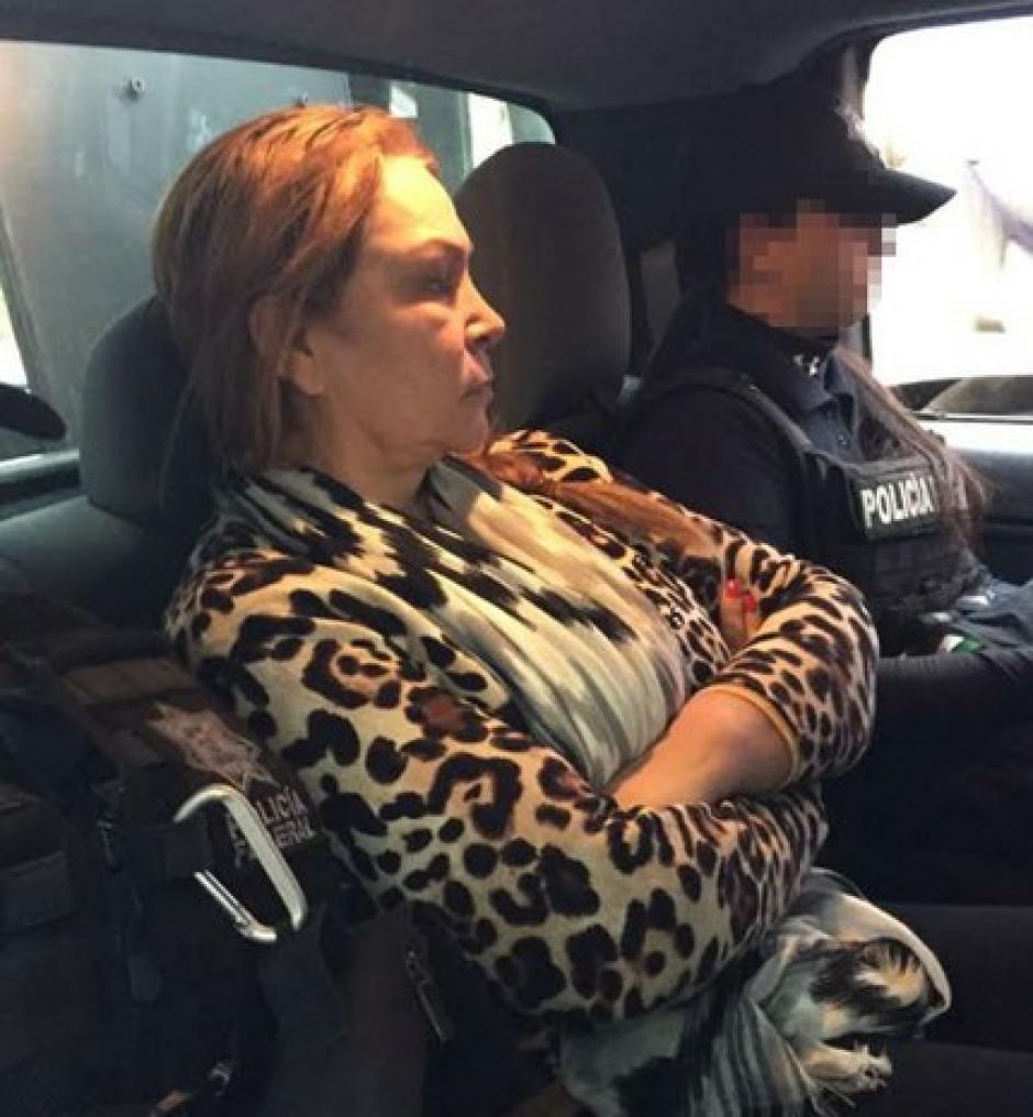 Guadalupe Fern&aacute;ndez Valencia, alias La Patrona, presunta operadora financiera de Joaqu&iacute;n Guzm&aacute;n fue detenida por la polic&iacute;a mexicana. (Foto: La Jornada)