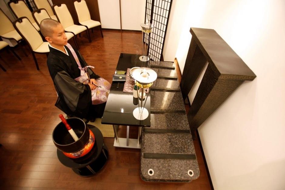 Los hoteles para cad&aacute;veres son instalaciones transitorias donde los fallecidos esperan su turno para ser cremados. (Foto: actualidad.rt.com)