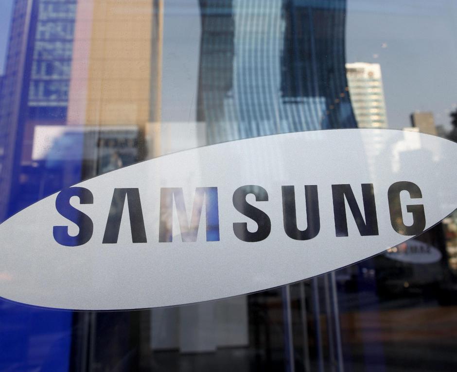Samsung sufre una derrota legal contra Apple en su guerra de patentes. En la imagen, el logo de Samsung en su sede en Seúl, Corea. (Foto: EFE)