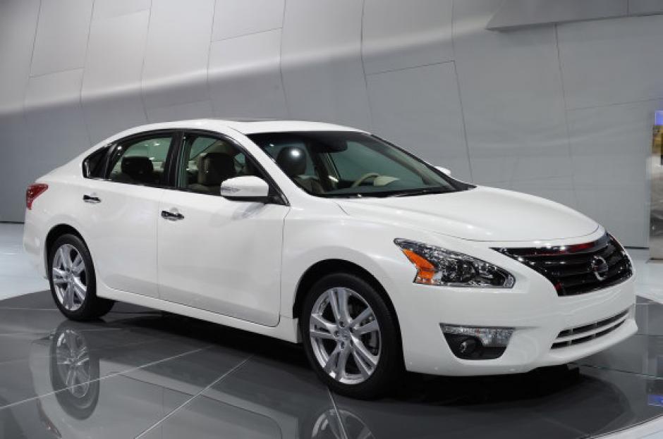 Entre los modelos afectados est&aacute; la nueva generaci&oacute;n del sed&aacute;n Altima, fabricado entre 2013 y 2014. (Foto: Autoblog.com)
