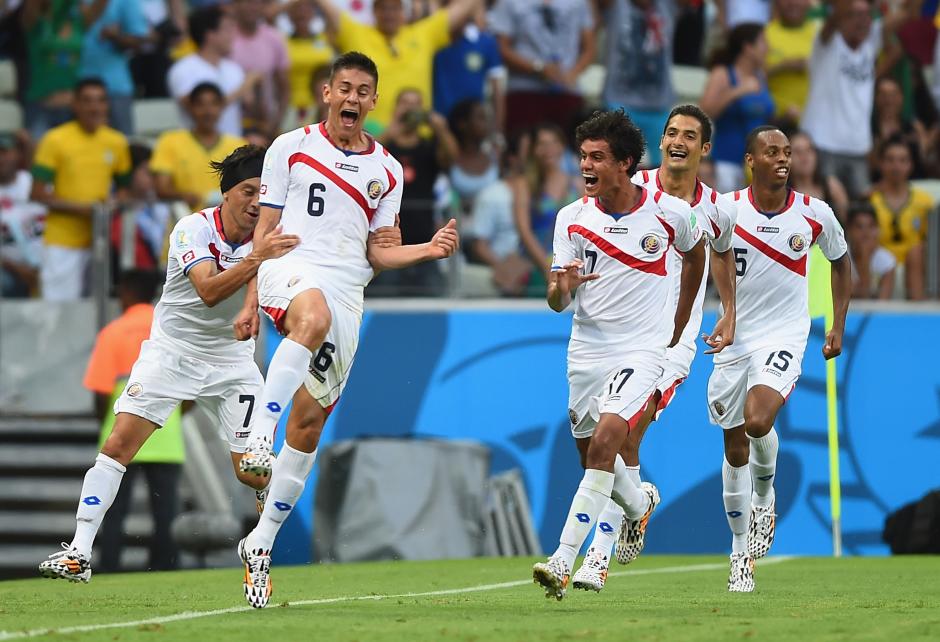Costa Rica se impus&oacute; a Uruguay 3-1 en Fortaleza. Los ticos remontaron un penal de Cavani en su debut en Brasil. (Foto: Getty)