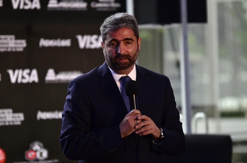 Roberto Ard&oacute;n, director ejecutivo de CACIF habla acerca de Rigoletto. (Foto: Selene Mej&iacute;a/Soy502) 