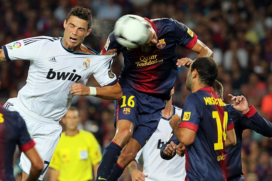 El Bernab&eacute;u ser&aacute; el escenario de una lucha de titanes entre los protagonistas del cl&aacute;sico entre el Real Madrid y el Barcelona. (Foto: EFE)