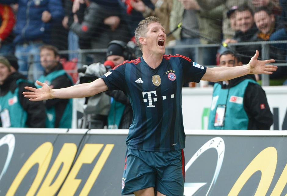 Bastian Schweinsteiger anot&oacute; el primer gol del partido al minuto 82. (Foto: EFE)
