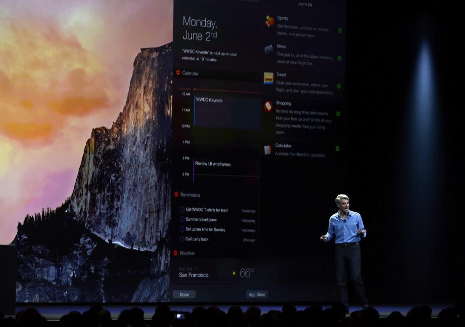 El vicepresidente de Ingenier&iacute;a de Apple, Craig Federighi, pronuncia un discurso durante la ceremonia de apertura de la conferencia mundial de desarrolladores de Apple. (Foto: EFE/John G. Mabanglo)