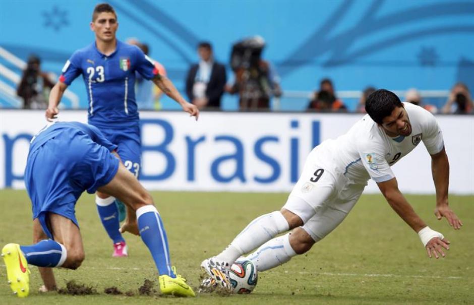 Uruguay vence a Italia y la elimina en primera ronda de Brasil 2014