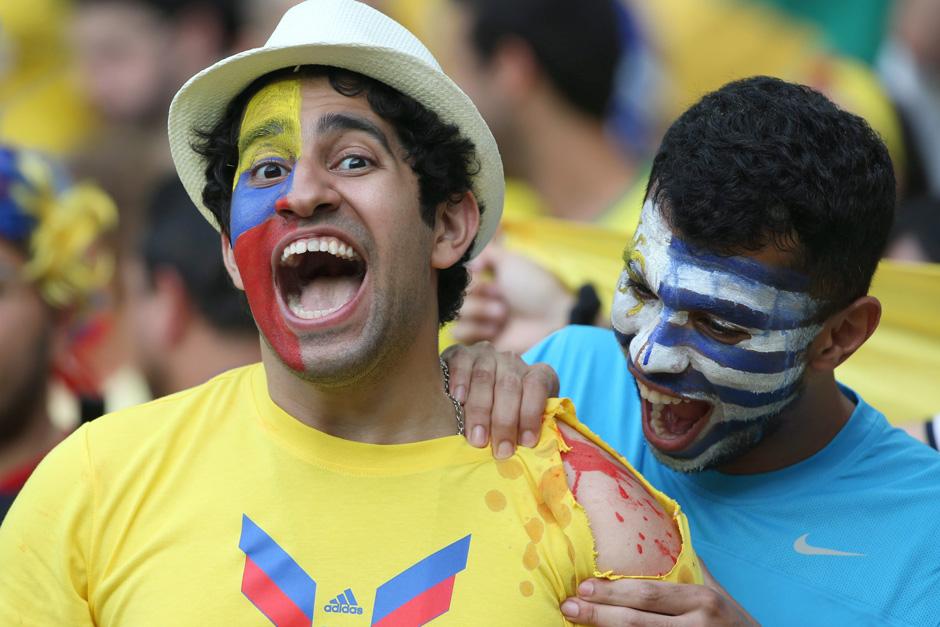 Aficionados colombianos y uruguayos se unieron para recordar a Luis Su&aacute;rez. (Foto: EFE)