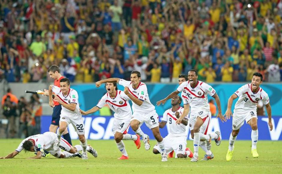 Postal para el recuerdo, as&iacute; a todo pulm&oacute;n grit&oacute; Costa Rica su pase hist&oacute;rico a los cuartos de final, tras superar a Grecia. (Foto: EFE)