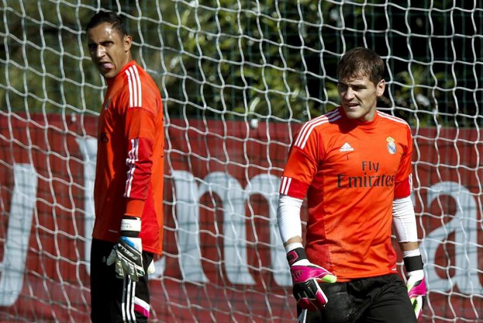 El costarricense Keylor Navas podr&iacute;a debutar hoy con el Real Madrid e iniciar as&iacute; el duelo por la porter&iacute;a. (Foto: EFE)