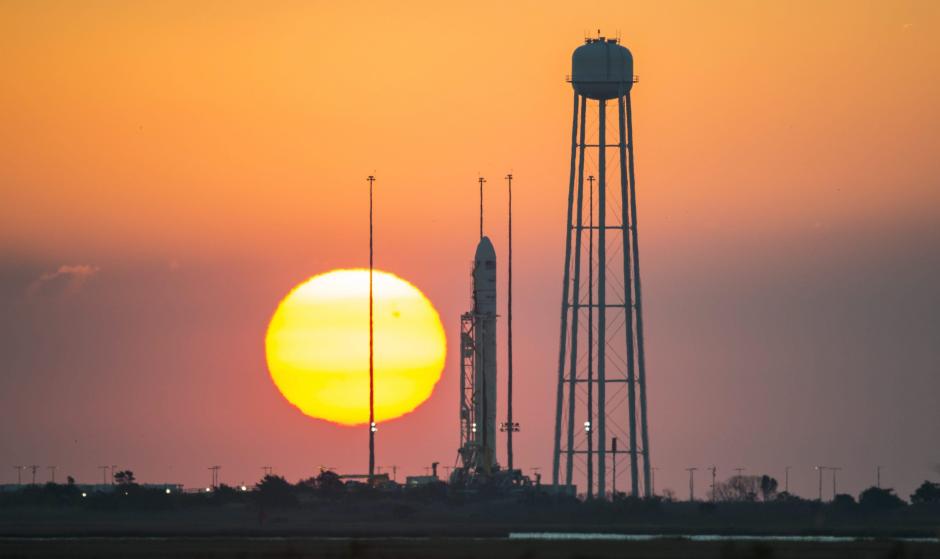 El cohete Antares de Orbital Sciences Corporation, Antares, en imagen de la NASA. (Foto: EFE/EPA/Joel Kowsky/NASA)