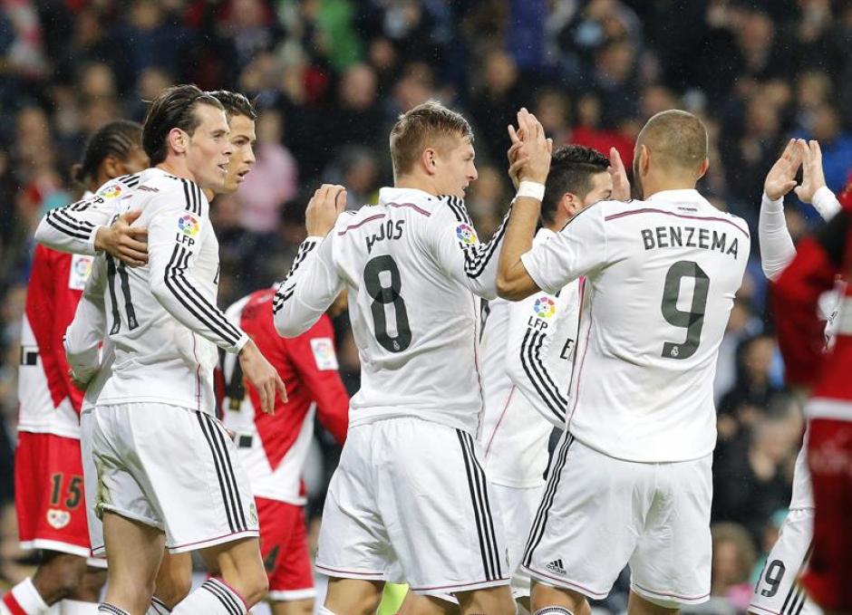 Real Madrid sum&oacute; su victoria 13 de manera consecutiva. (Foto: EFE)