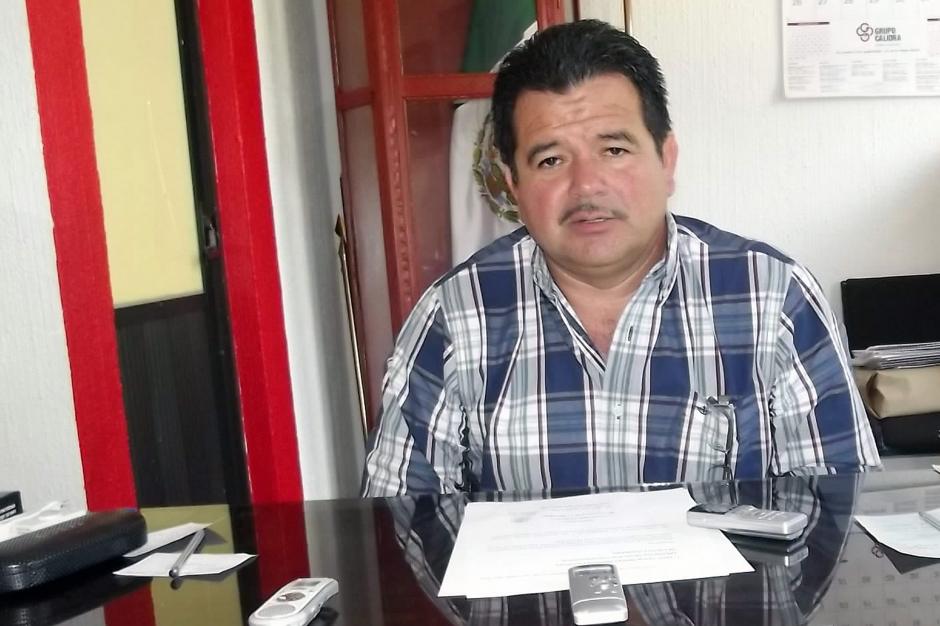 El alcalde C&eacute;sar Miguel Pe&ntilde;aloza hab&iacute;a sido dado por desaparecido por sus familiares, pero las autoridades indicaron que se encuentra detenido para no entorpecer las investigaciones sobre el paradero de los 43 normalistas de Ayotzinapa. (Foto: EFE)
