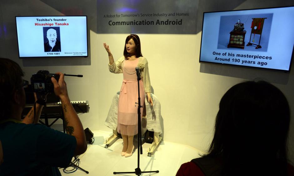 La robot de comunicaciones ChihiraAico se exhibe durante la inauguraci&oacute;n de la Feria Electr&oacute;nica de consumo CES en Las Vegas. (Foto:EFE/Michael Nelson)