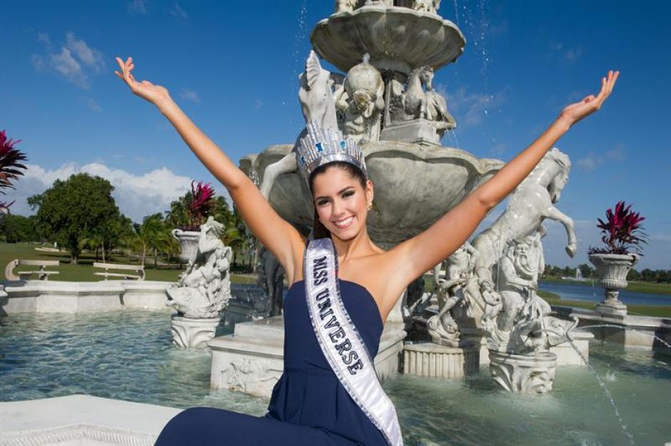 Fotografía cedida por la Organización de Miss Universo hoy, lunes 26 de enero de 2015, que muestra a Paulina Vega, de 22 años, que se convirtió en la segunda colombiana en conquistar el título de Miss Universo. (Foto: Darren Decker/Miss Universe Organization/EFE)