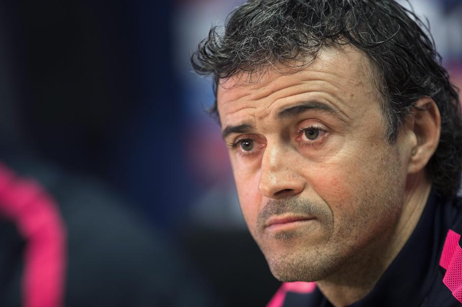 El entrenador del FC Barcelona, Luis Enrique, durante la rueda de prensa que ofreci&oacute; tra el entrenamiento que el equipo realiz&oacute; en en la ciudad deportiva Joan Gamperde cara al partido de la vig&eacute;simoprimera jornada de la Liga BBVA que disputan este domingo contra el Villarreal en el Camp Nou. (Foto: EFE/Alejandro Garc&iacute;a)
