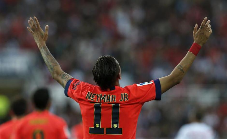 Neymar era fundamental en el primer tiempo, hab&iacute;a anotado un golazo de tiro libre. En el segundo tiempo Luis Enrique lo sustituy&oacute; provocando el enojo del brasile&ntilde;o. (Foto: EFE)