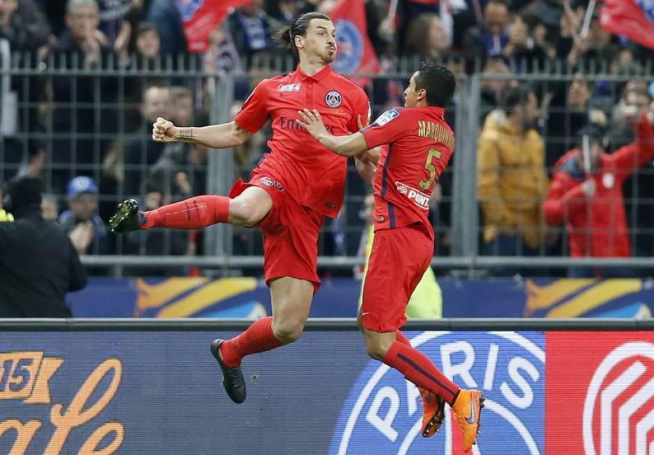 Doblete de Zlatan&nbsp;Ibrahimovic y de Edison Cavani, el Par&iacute;s Saint Germain levant&oacute; el cetro en Francia. El pr&oacute;ximo mi&eacute;rcoles se mide al Barcelona en la Champions League. (Foto: EFE)