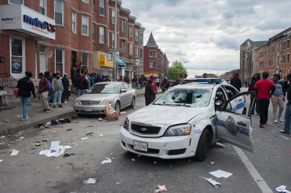 Las autoridades policiales de Baltimore han informado de siete agentes heridos por el enfrentamiento. (Foto: EFE)&nbsp;