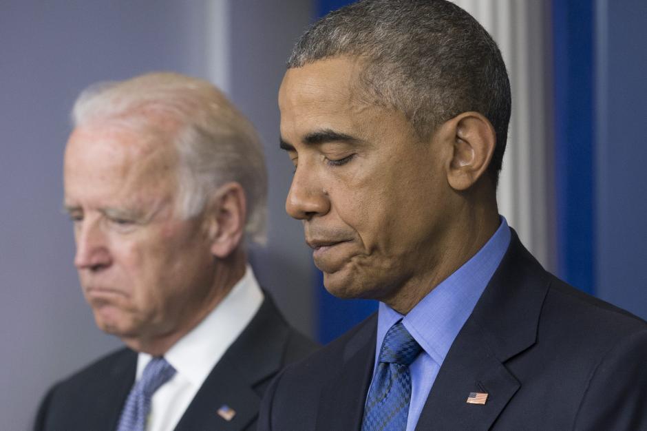 Acompa&ntilde;ado de su vicepresidente, el presidente de Estados Unidos Barack Obama, se pronunci&oacute; por el tiroteo ocurrido en una iglesia de Charleston que dej&oacute; nueve muertos. (Foto: EFE)&nbsp;