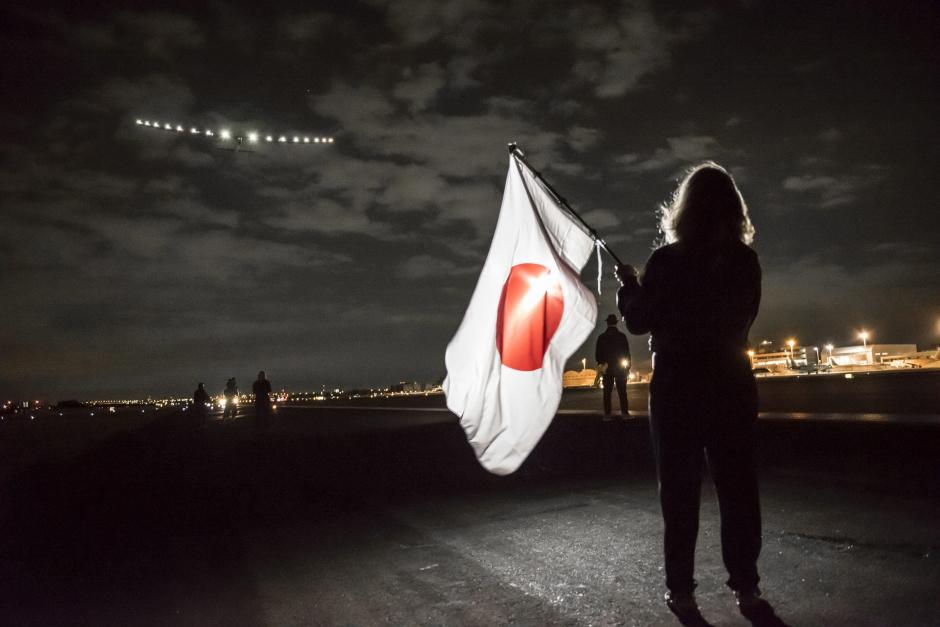 El Solar Impulse despeg&oacute; de Jap&oacute;n rumbo a Haw&aacute;i tras permanecer un mes varado. (Foto: EFE)&nbsp;