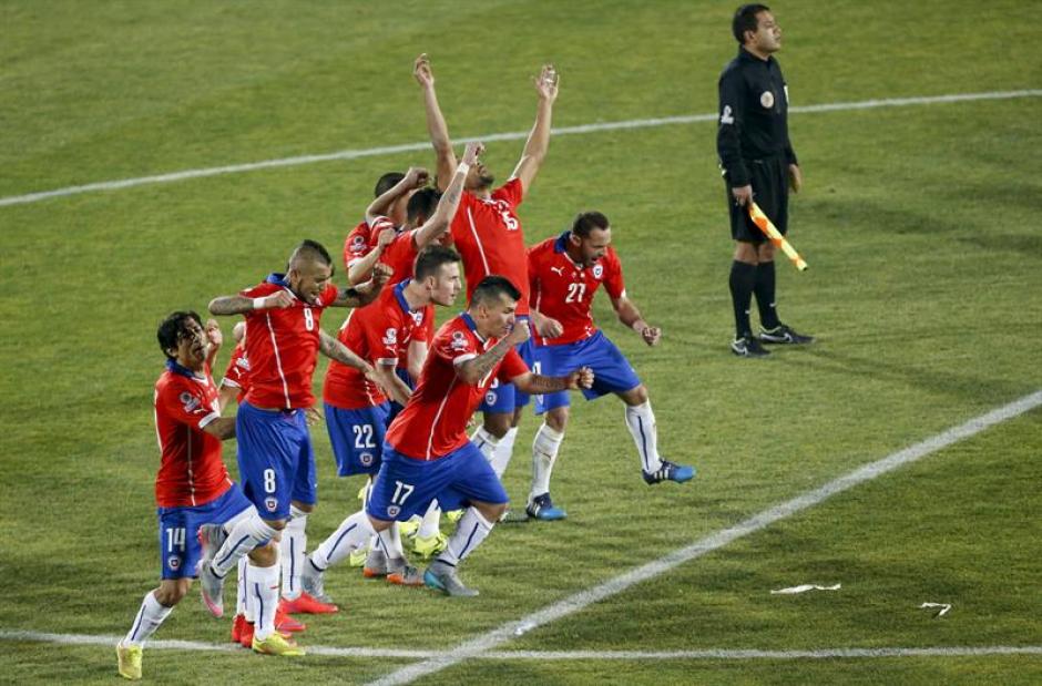 As&iacute; festej&oacute; Chile la victoria en los penales definitivos de la Copa Am&eacute;rica. (Foto: EFE)