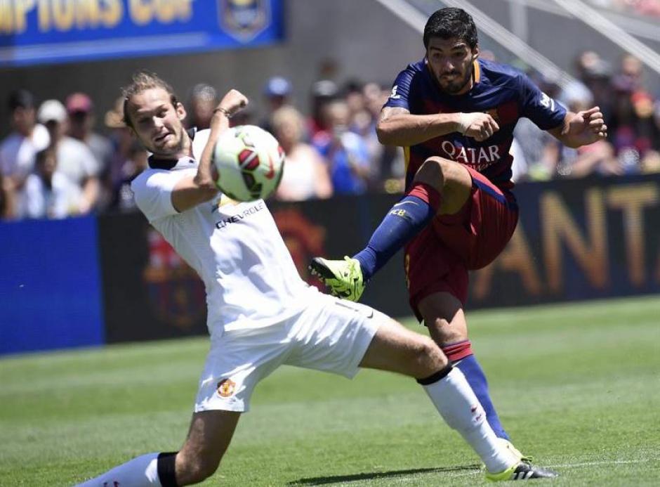 Luis Su&aacute;rez estuvo en la delantera catalana, pero no pudo anotar en este encuentro contra el Manchester United. (Foto: EFE)