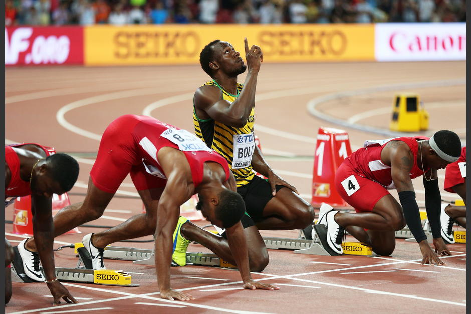 El velocista jamaiquino, Usain Bolt, sigue mostrando que con acelerar un poco consigue avanzar a las finales de 200 metros del Mundial de Atletismo de Beijing 2015. (Foto: EFE)