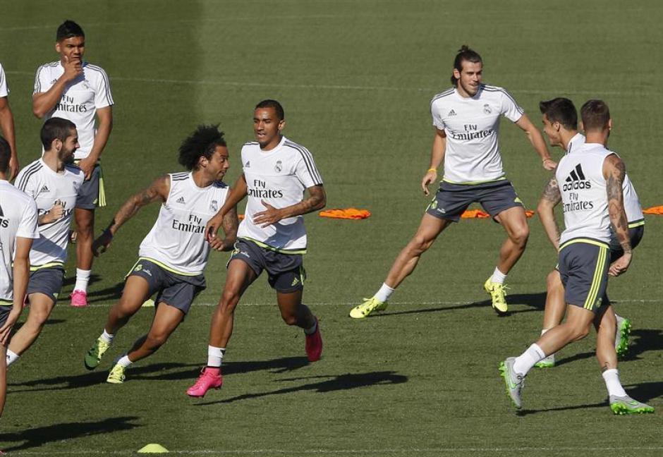 Los jugadores de Real Madrid captados durante la &uacute;ltima pr&aacute;ctica. (Foto: EFE)