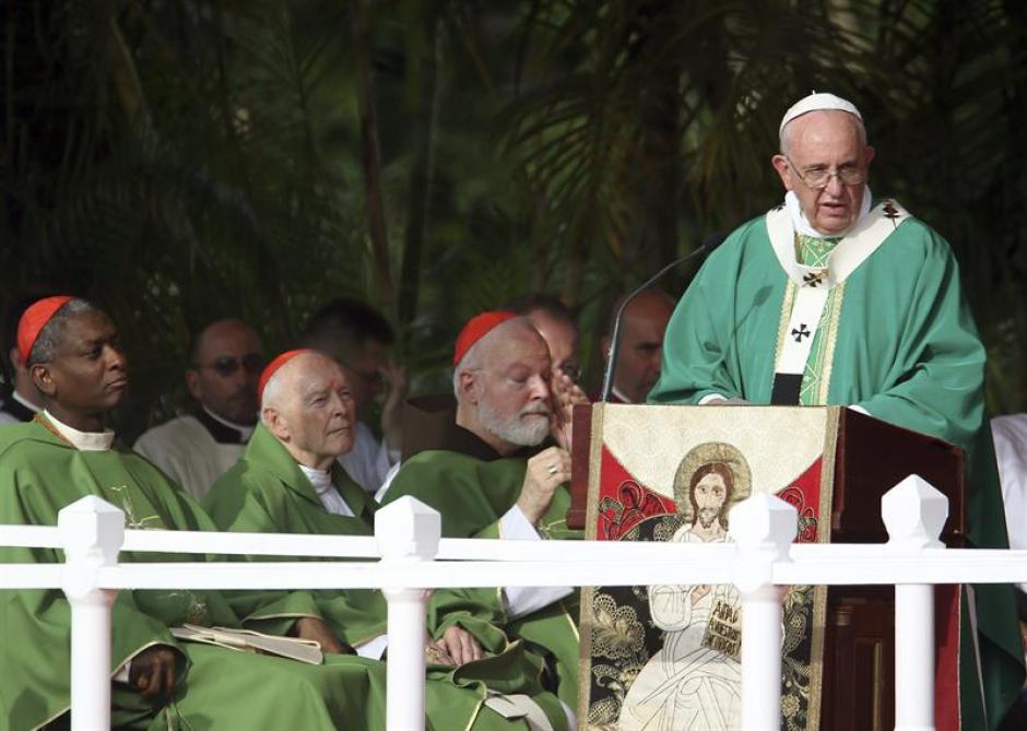 El papa Francisco ofici&oacute; la misa esta ma&ntilde;ana en La Habana, Cuba durante sus primeras actividades a su arribo a la isla. (Foto: EFE)