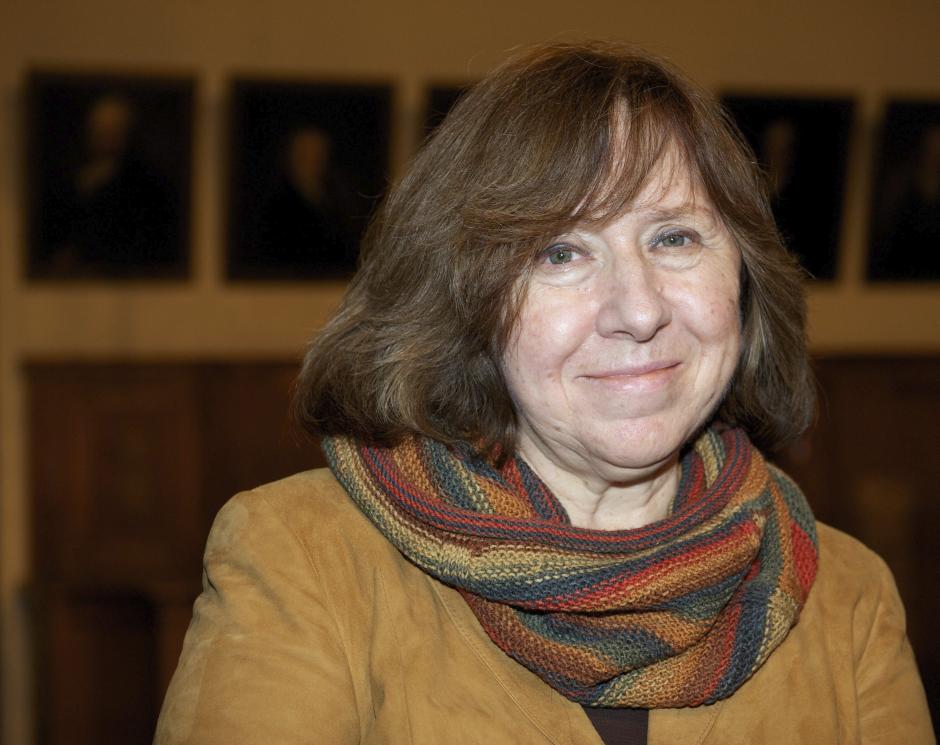 La bielorrusa Svetlana Alexijevich gan&oacute; el premio Nobel de Literatura de 2015, anunci&oacute; hoy la Academia Sueca. (Foto Archivo: Efe)