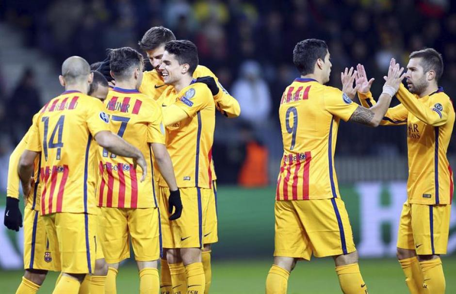 Los jugadores de Barcelona festejan su segundo triunfo en la actual edici&oacute;n de la Champions League, la v&iacute;ctima fue Bate de Bielorrusia. (Foto: EFE)