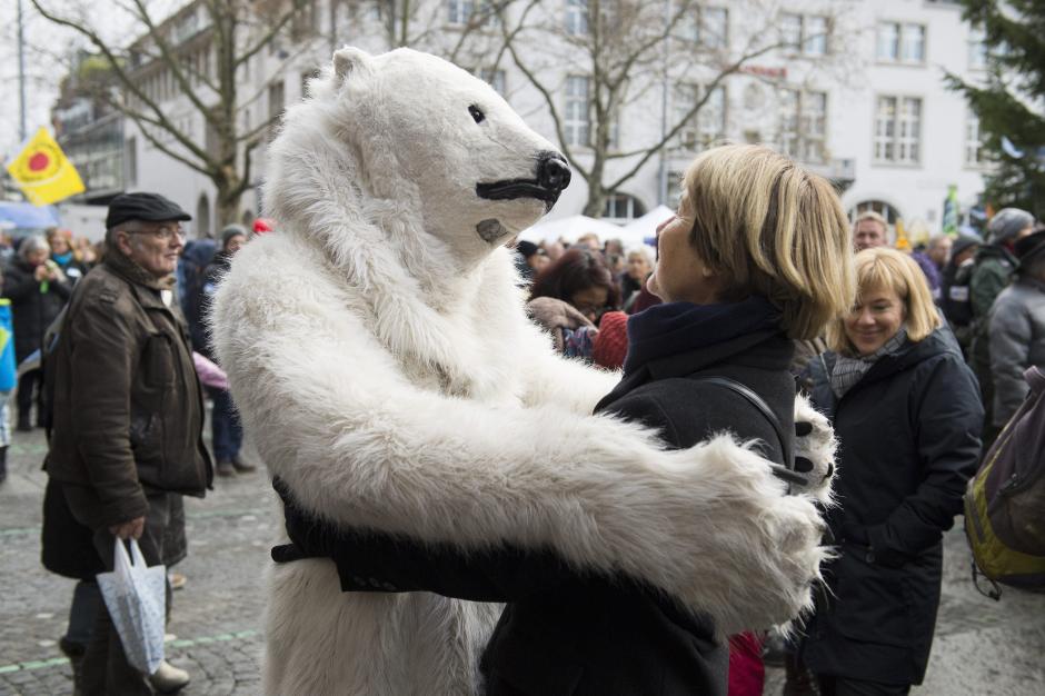 El escenario de la Cumbre del Clima (COP21) al norte de París quedó hoy formalmente en manos de la ONU, mientras Francia activa draconianas medidas de seguridad ante el riesgo terrorista. (Foto: Efe)
