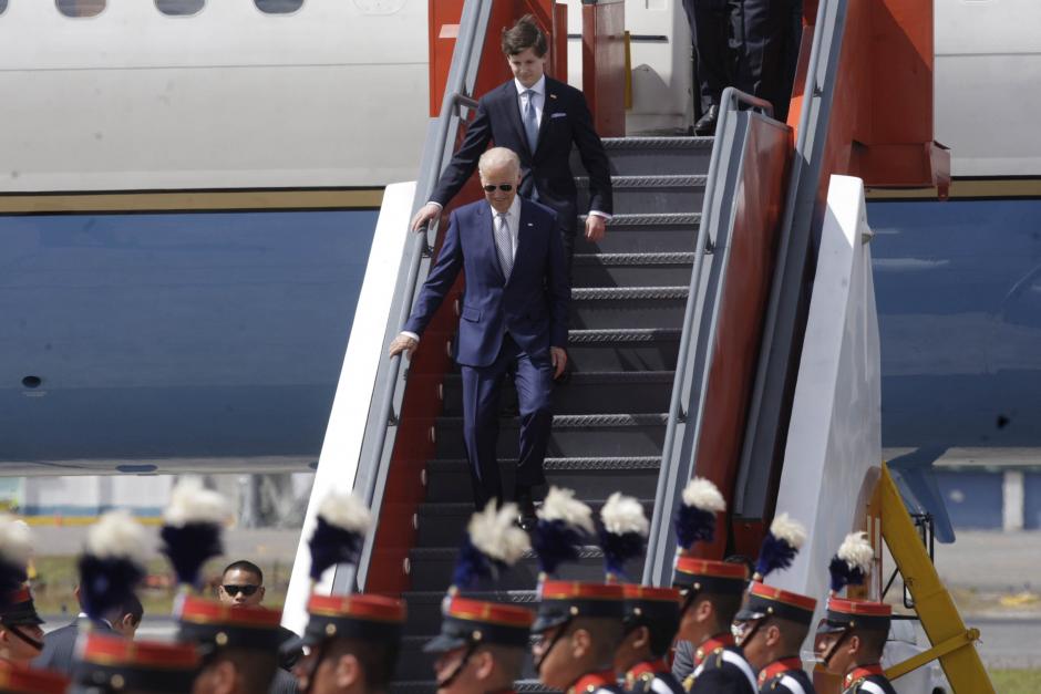 Arriba a Guatemala el Vicepresidente de Estados Unidos, Joe Biden, para participar en la toma de posesión del presidente electo Jimmy Morales. (Foto: EFE)