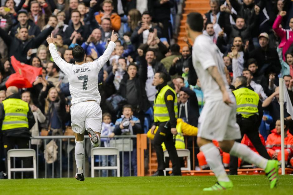 Cristiano Ronaldo festej&oacute; as&iacute; su segunda anotaci&oacute;n. (Foto: EFE)