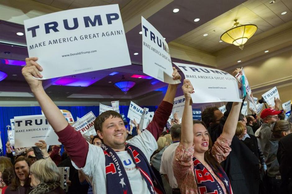 Simpatizantes de Donald Trump celebran en Carolina del Sur. (Foto: EFE) 