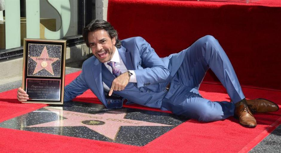 El actor y productor mexicano Eugenio Derbez recibi&oacute; la estrella con su nombre en el c&eacute;lebre Paseo de la Fama de Hollywood. (Foto:EFE)