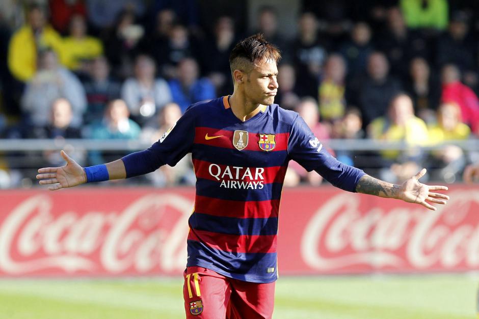  El delantero brasile&ntilde;o del FC Barcelona Neymar Jr., celebra el gol marcado al Villarreal, el segundo del equipo, durante el partido de la trig&eacute;sima jornada de la Liga de Primera Divisi&oacute;n que se juega hoy en El Madrigal. (Foto: EFE/Domenech Castell&oacute;)