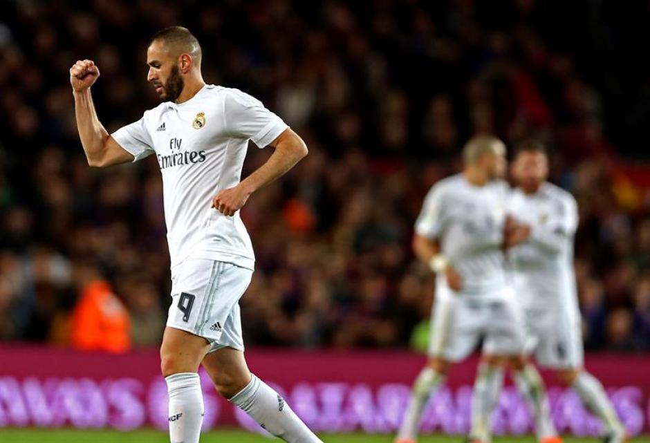 El delantero franc&eacute;s del Real Madrid, Karim Benzema, celebra su gol ante el FC Barcelona. (Foto: EFE)&nbsp;